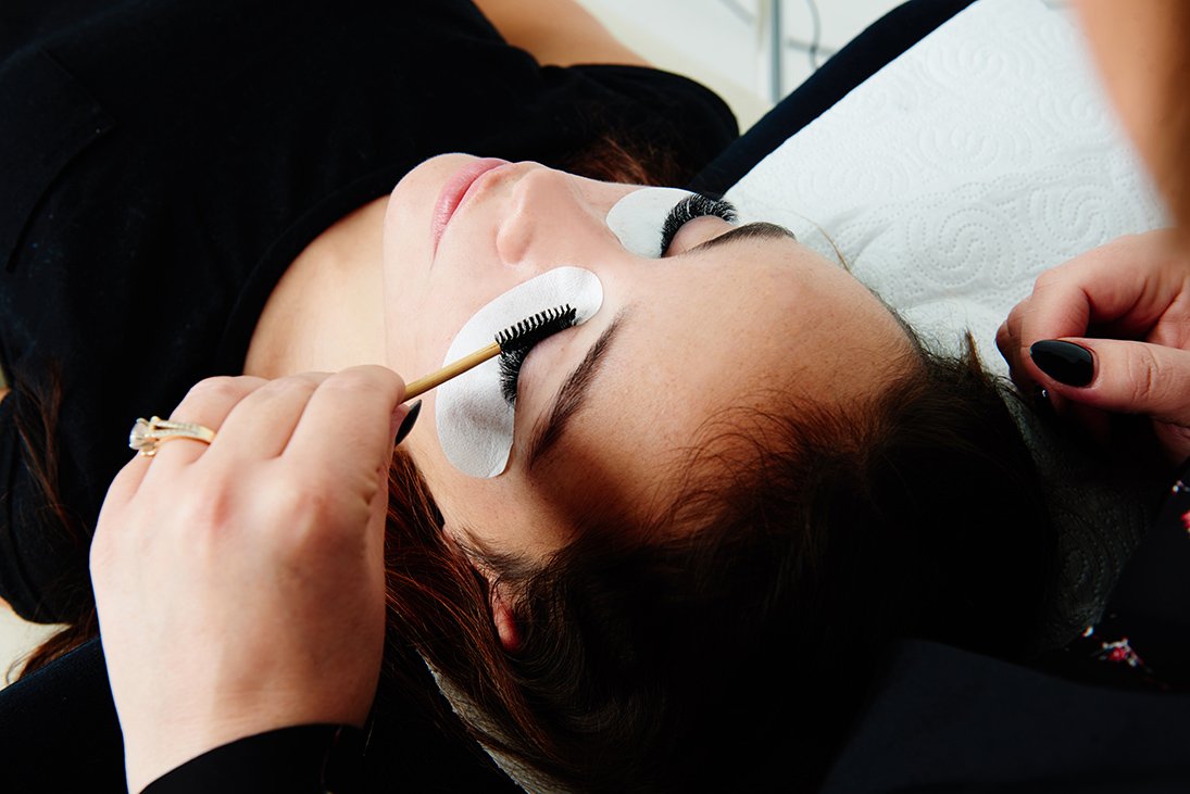 Zapewnij klientce najlepszą jakość zabiegu Apliakcja rzęs Noble Lashes dla klientki