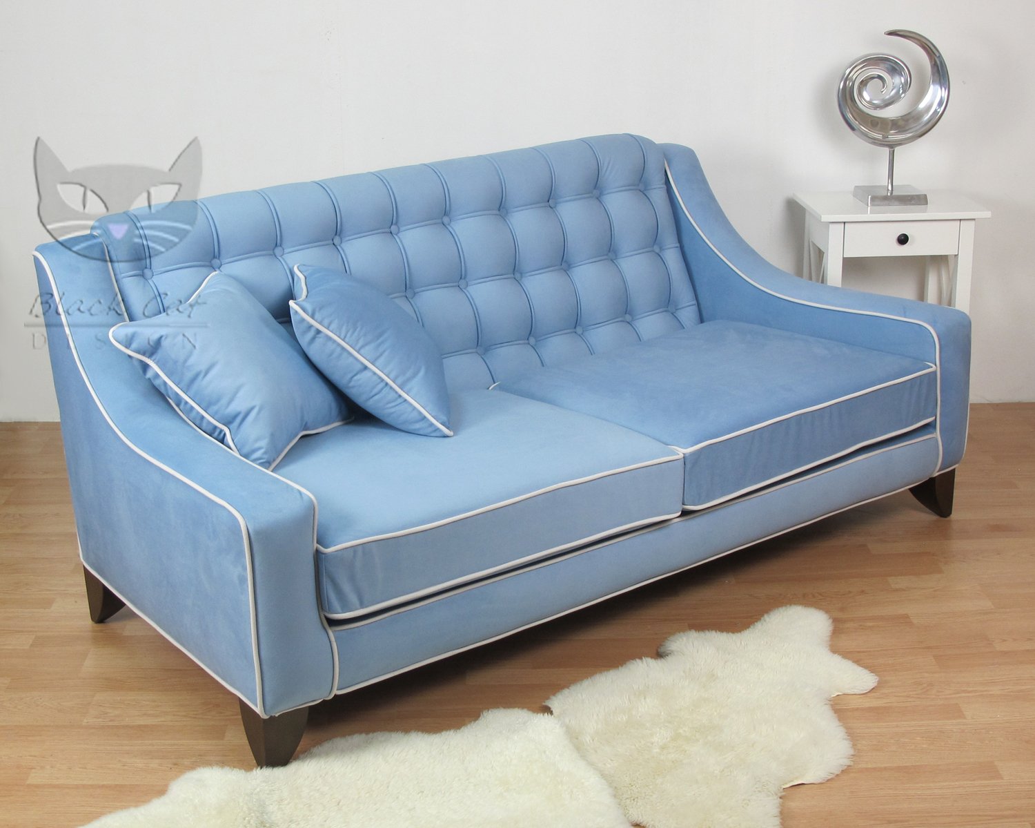 Niebieska kanapa
