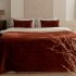 Rostfarbenes Schlafzimmer-Set Colet – 2 Kissen + Tagesdecke.