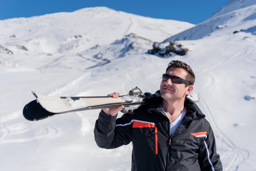 Okulary przeciwsłoneczne idealne dla narciarzy