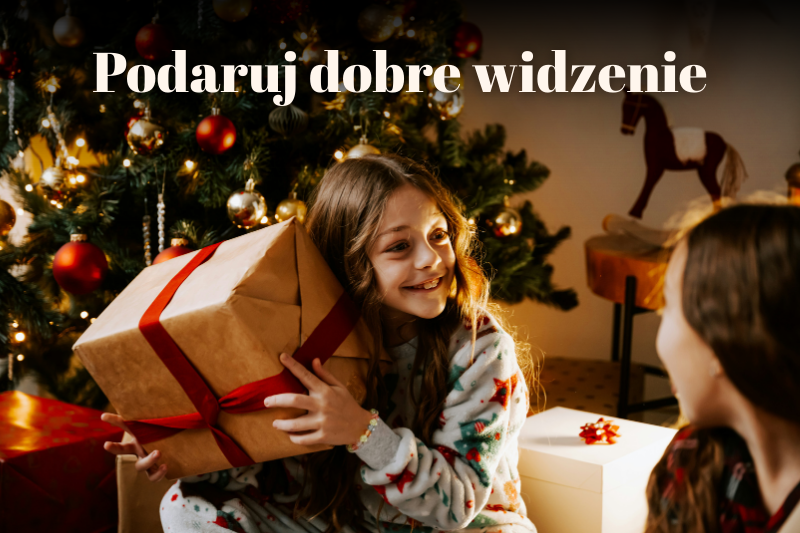 Dziewczynka w okularach – Aurum Optics