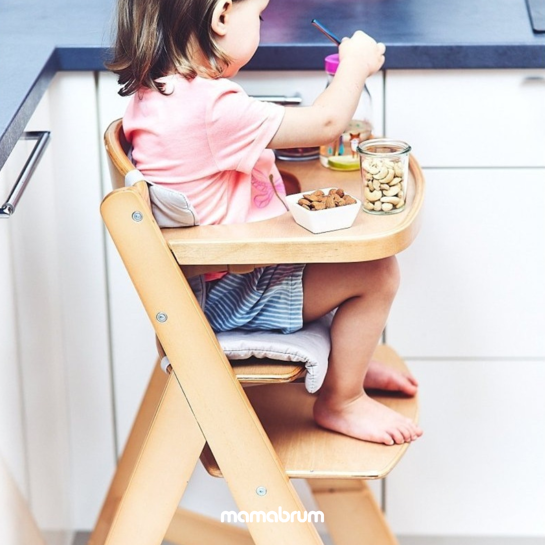 Krzesełko do karmienia drewniane