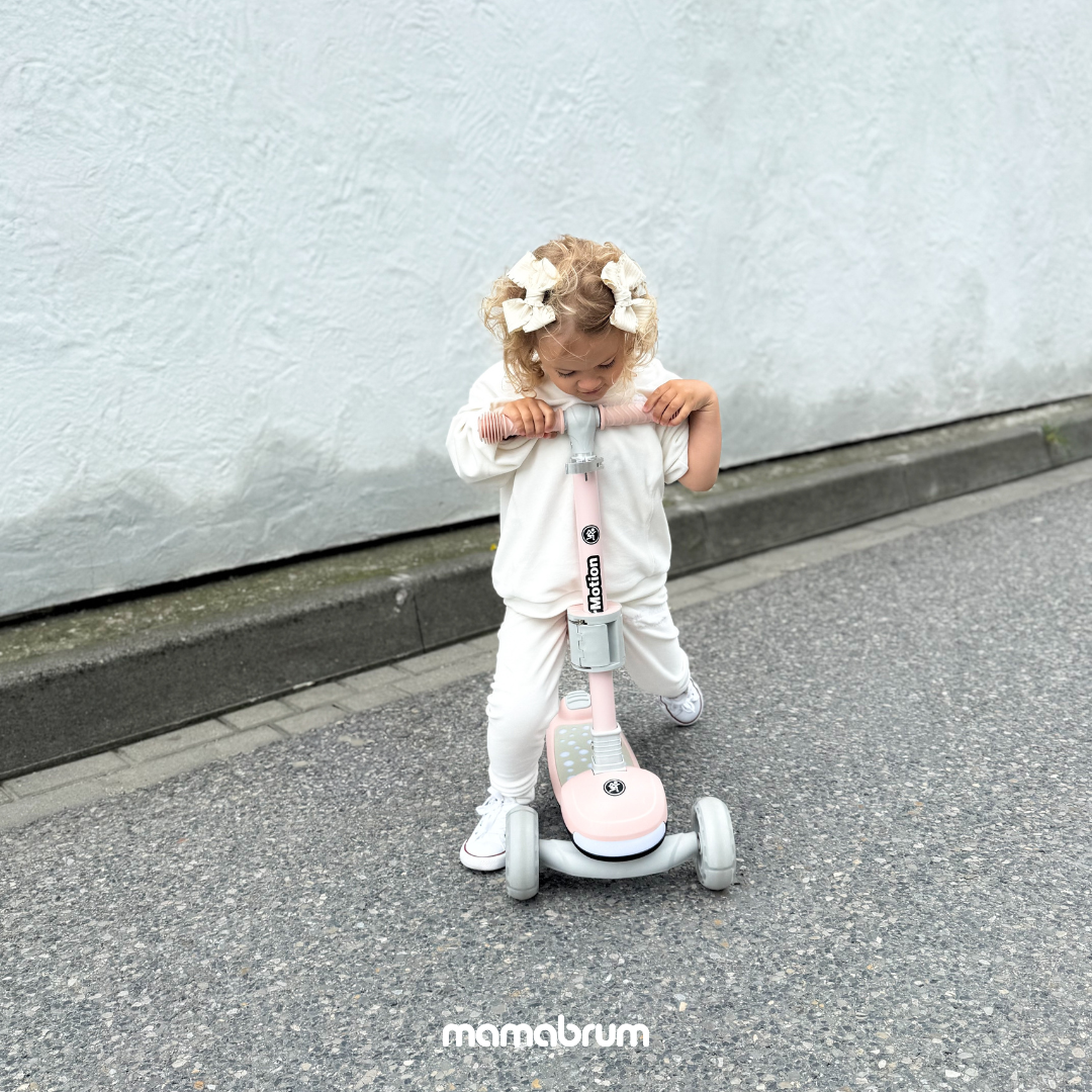 Hulajnoga trójkołowa balansowa