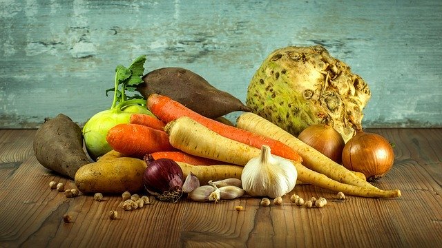 Warzywa-korzeniowe-na-stole