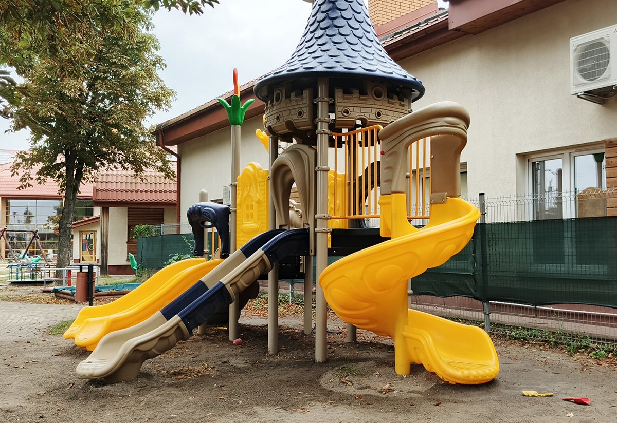 „Plac zabaw Zamek 01 – zestaw zamkowy, producent Stylowa Szkoła”