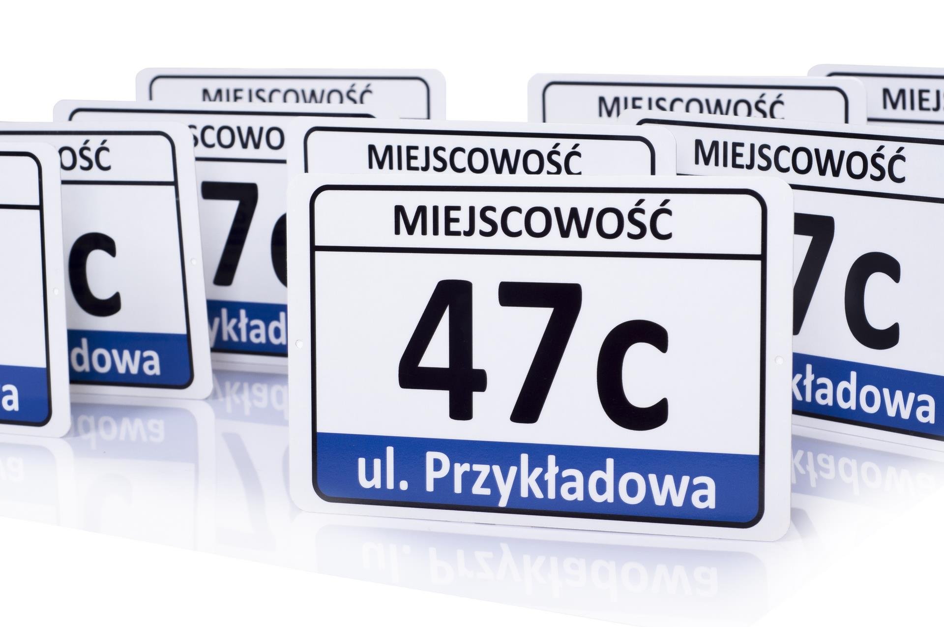 Zewnętrzne tablice informacyjne i adresowe wykonane na zamówienie