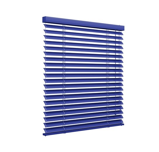 lamele żaluzji aluminiowych w wersji 25 I 50 mm nie przepuszczają światła – co więcej system ten pomaga na wygodną regulację zaciemnienia naszych wnętrz.;