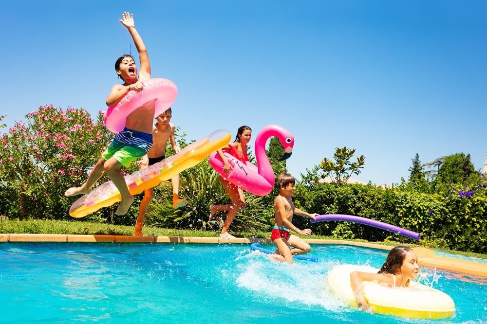 Jak utrzymać czystą wodę w basenie bez pompy?