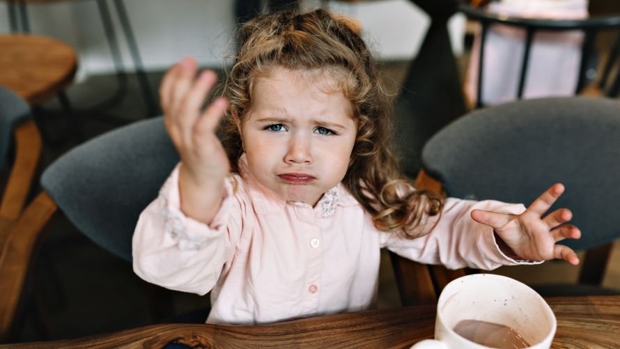 Kiedy małe stopy tupią ze złości, czyli emocje dziecka, które mieszkają w jego ciele