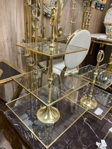 Subtelna elegancka patera ze złotego metalu trzypoziomowa kwadratowa z uchwytem Candy Bar