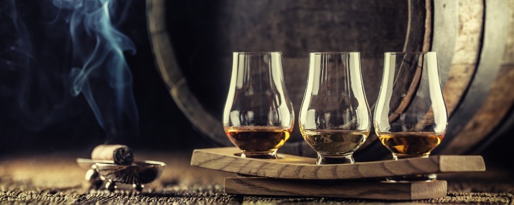 Kolory whisky – czyli co nadaje whisky kolor i czy kolor wpływa na jej smak. Kolory whisky – czyli co nadaje whisky kolor i czy kolor wpływa na jej smak.