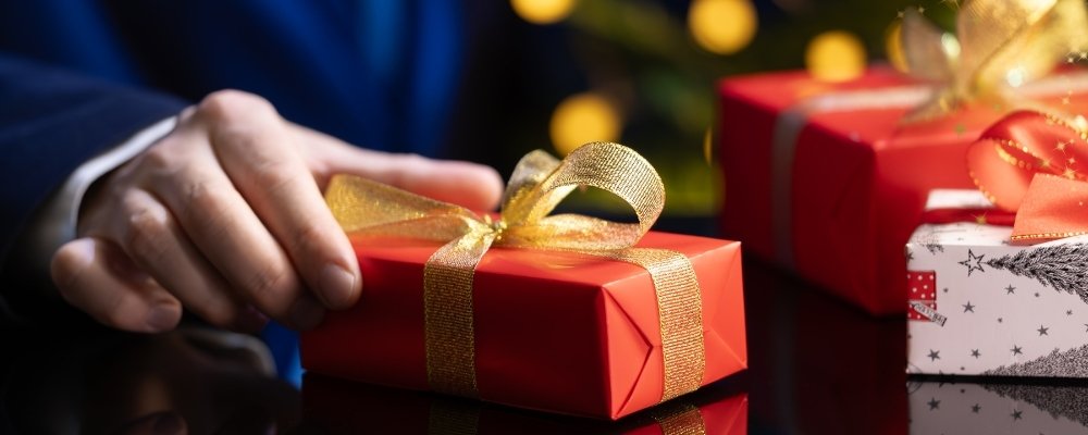 Zestawy prezentowe dla firm 2025 – elegancja, smak i polska tradycja