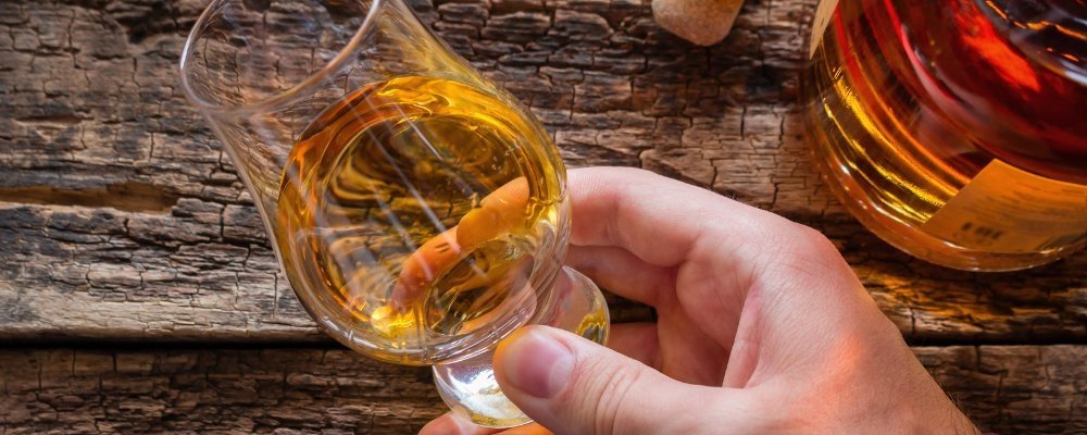 Jak degustować whisky single malt - poradnik dla początkujących koneserów Jak degustować whisky single malt - poradnik dla początkujących koneserów