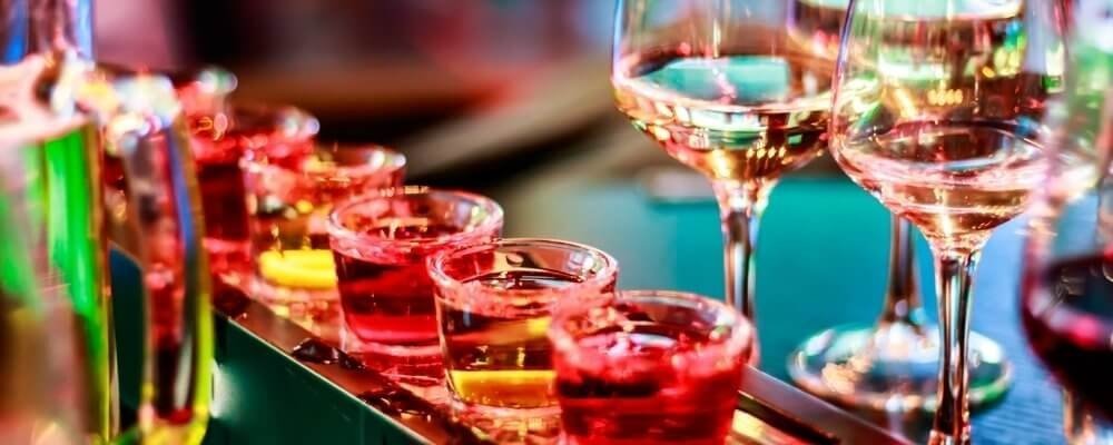 Kieliszki do alkoholu – rodzaje. Po co dobiera się szkło do konkretnego alkoholu? Kieliszki do alkoholu – rodzaje. Po co dobiera się szkło do konkretnego alkoholu?